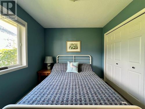 118 Richter Street, Keremeos, BC - Indoor Photo Showing Bedroom