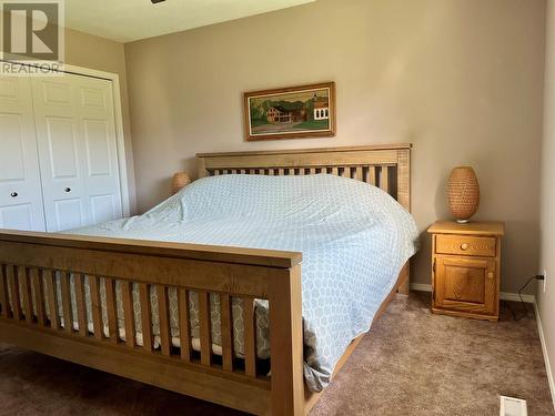 118 Richter Street, Keremeos, BC - Indoor Photo Showing Bedroom