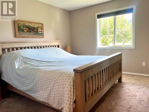 118 Richter Street, Keremeos, BC - Indoor Photo Showing Bedroom