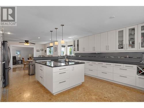 6109 Thwaite Crescent, Peachland, BC - Indoor Photo Showing Kitchen With Upgraded Kitchen