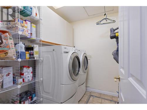 6109 Thwaite Crescent, Peachland, BC - Indoor Photo Showing Laundry Room