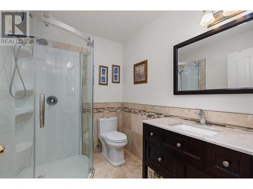 6109 Thwaite Crescent, Peachland, BC - Indoor Photo Showing Bathroom