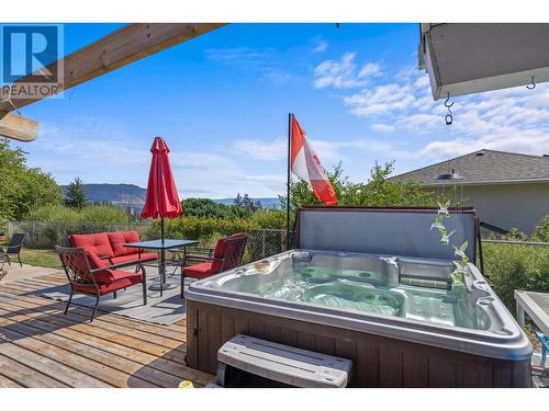 6109 Thwaite Crescent, Peachland, BC - Outdoor With Deck Patio Veranda With Exterior