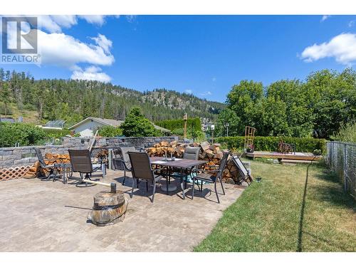 6109 Thwaite Crescent, Peachland, BC - Outdoor With Deck Patio Veranda