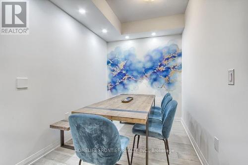 725 - 99 Eagle Rock Way, Vaughan, ON - Indoor Photo Showing Dining Room