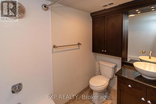 609 - 140 Dunlop Street E, Barrie, ON - Indoor Photo Showing Bathroom