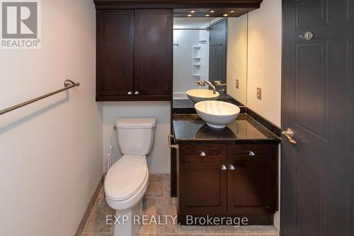 609 - 140 Dunlop Street E, Barrie, ON - Indoor Photo Showing Bathroom