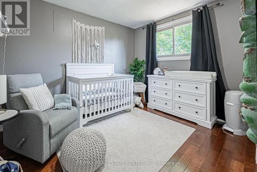 15 Locheed Drive, Hamilton, ON - Indoor Photo Showing Bedroom