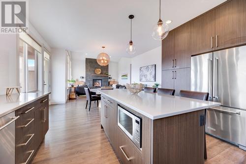 1459 Rocky Point Drive, Kelowna, BC - Indoor Photo Showing Kitchen With Stainless Steel Kitchen With Upgraded Kitchen