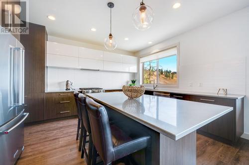 1459 Rocky Point Drive, Kelowna, BC - Indoor Photo Showing Kitchen With Upgraded Kitchen