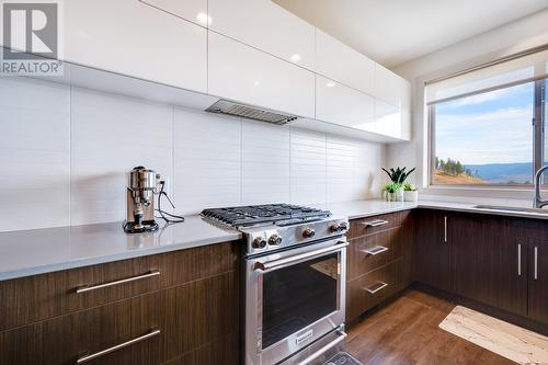 1459 Rocky Point Drive, Kelowna, BC - Indoor Photo Showing Kitchen With Upgraded Kitchen