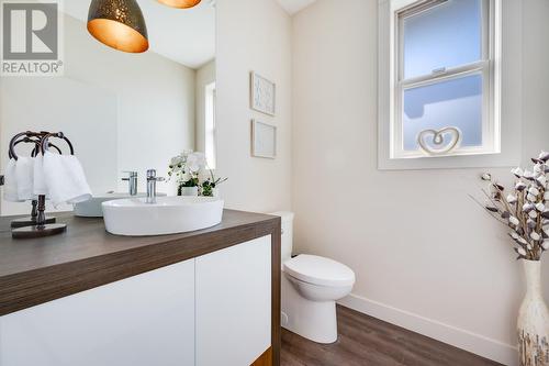 1459 Rocky Point Drive, Kelowna, BC - Indoor Photo Showing Bathroom