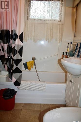 405 Macdonald Avenue, Craik, SK - Indoor Photo Showing Bathroom