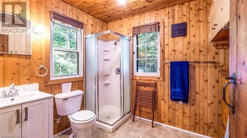 1081 Dyers Bay Road, Northern Bruce Peninsula, ON - Indoor Photo Showing Bathroom