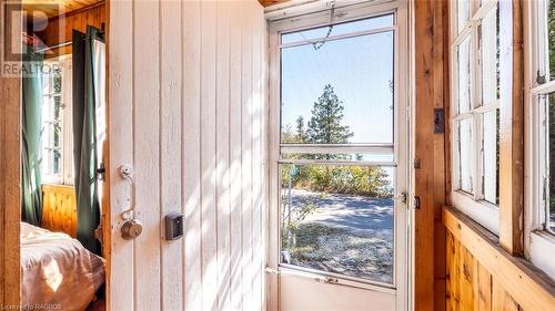 1081 Dyers Bay Road, Northern Bruce Peninsula, ON - Indoor Photo Showing Other Room