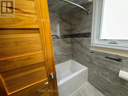 75 Ranstone Gardens, Toronto, ON - Indoor Photo Showing Bathroom