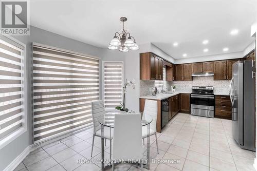 5 Bunchgrass Place, Brampton, ON - Indoor Photo Showing Kitchen