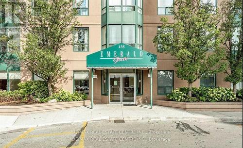 204 - 135 Hillcrest Avenue S, Mississauga, ON - Outdoor