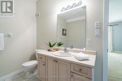 55 Landscapes Trail, Hamilton, ON - Indoor Photo Showing Bathroom