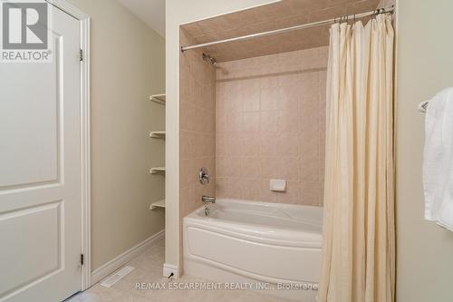 55 Landscapes Trail, Hamilton, ON - Indoor Photo Showing Bathroom