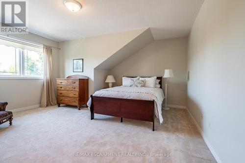 55 Landscapes Trail, Hamilton, ON - Indoor Photo Showing Bedroom