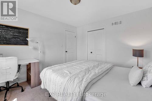 8435 Kelsey Crescent, Niagara Falls, ON - Indoor Photo Showing Bedroom