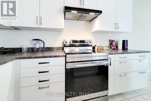 31 Santos Drive, Haldimand, ON - Indoor Photo Showing Kitchen