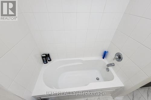 31 Santos Drive, Haldimand, ON - Indoor Photo Showing Bathroom