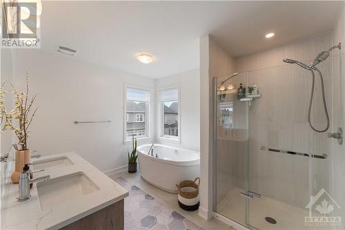 Ensuite in the master bedroom - 236 Osterley Way, Ottawa, ON - Indoor Photo Showing Bathroom