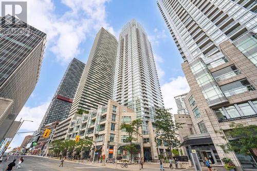 3711 - 2191 Yonge Street, Toronto, ON - Outdoor With Facade