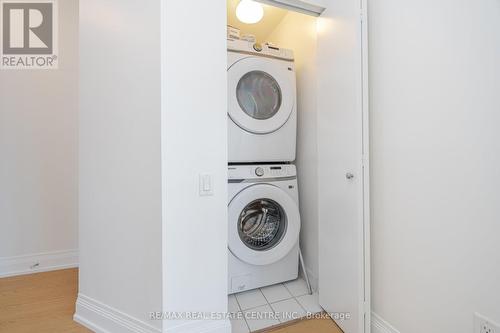 3711 - 2191 Yonge Street, Toronto, ON - Indoor Photo Showing Laundry Room