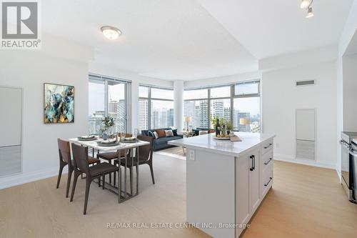 3711 - 2191 Yonge Street, Toronto, ON - Indoor Photo Showing Dining Room