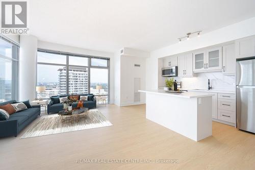 3711 - 2191 Yonge Street, Toronto, ON - Indoor Photo Showing Kitchen