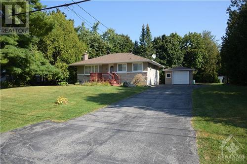 13 Bradley Street, Stittsville, ON - Outdoor