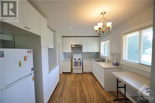 13 Bradley Street, Stittsville, ON - Indoor Photo Showing Kitchen With Double Sink