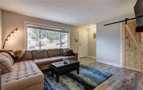 103-4305 Bellevue Drive, Vernon, BC - Indoor Photo Showing Living Room