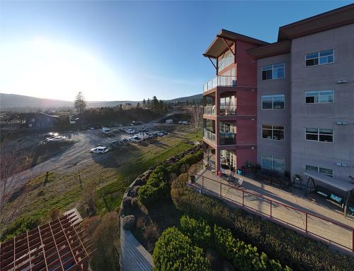 204-3220 Skyview Lane, West Kelowna, BC - Outdoor