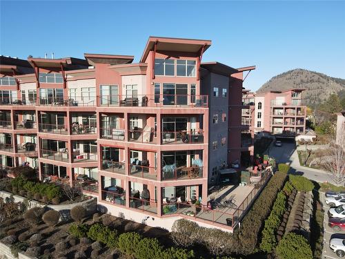 204-3220 Skyview Lane, West Kelowna, BC - Outdoor