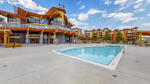 204-3220 Skyview Lane, West Kelowna, BC - Outdoor With In Ground Pool