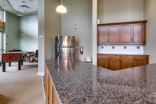 204-3220 Skyview Lane, West Kelowna, BC - Indoor Photo Showing Kitchen