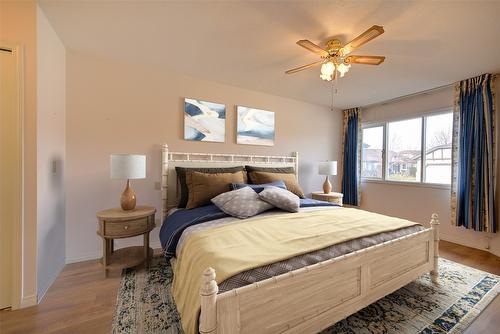 25-2200 Gordon Drive, Kelowna, BC - Indoor Photo Showing Bedroom