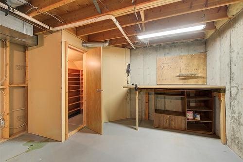 25-2200 Gordon Drive, Kelowna, BC - Indoor Photo Showing Basement