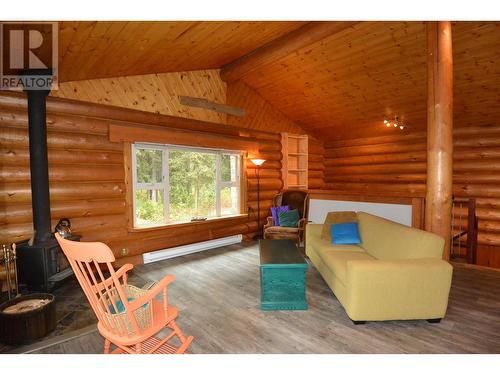 1371 Dogwood Street, Telkwa, BC - Indoor Photo Showing Living Room