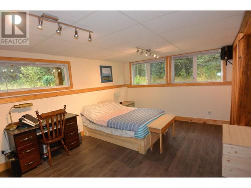 1371 Dogwood Street, Telkwa, BC - Indoor Photo Showing Bedroom