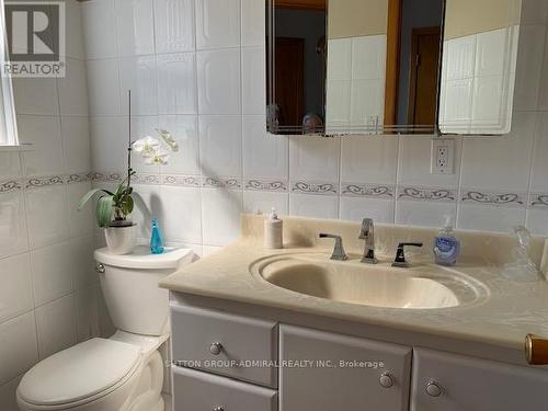 510 Ettridge Court, Mississauga, ON - Indoor Photo Showing Bathroom