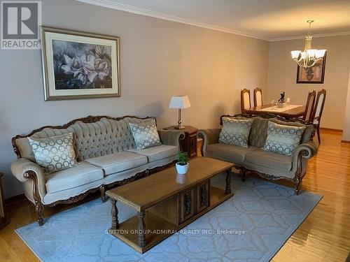 510 Ettridge Court, Mississauga, ON - Indoor Photo Showing Living Room