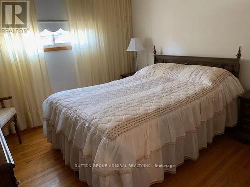 510 Ettridge Court, Mississauga, ON - Indoor Photo Showing Bedroom