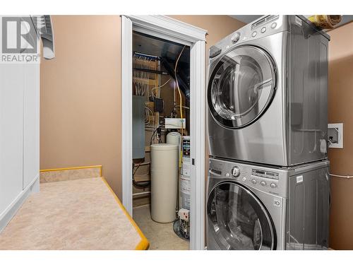 1778 Vineyard Drive, Kelowna, BC - Indoor Photo Showing Laundry Room