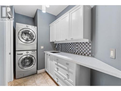 1778 Vineyard Drive, Kelowna, BC - Indoor Photo Showing Laundry Room