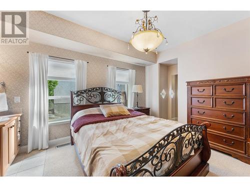 1778 Vineyard Drive, Kelowna, BC - Indoor Photo Showing Bedroom